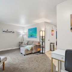Central Location, Cozy Furnished Apartment #4.