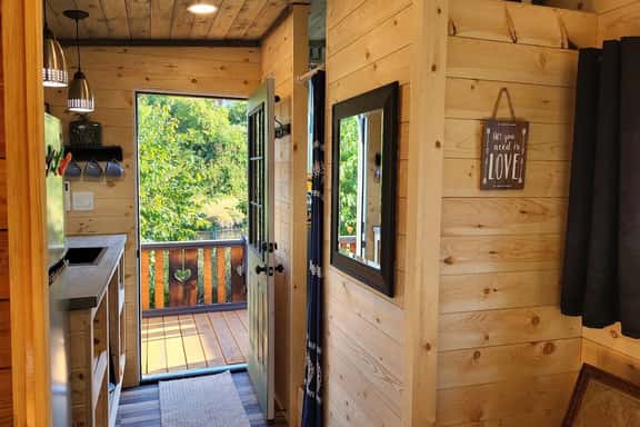 Tiny home by the beach - Image 1
