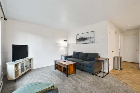 Central location - 1 bed  cozy furnished apt #2 - Image 1