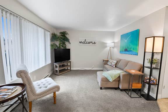 Central Location, Cozy Furnished Apartment #4.