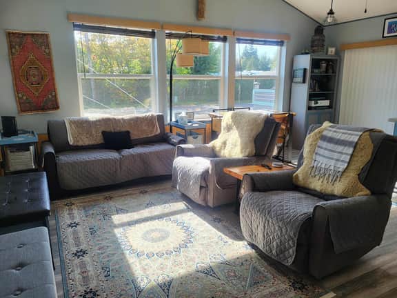 Cute Cottage with fully fenced yard, covered back patio with firepit. - Image 5