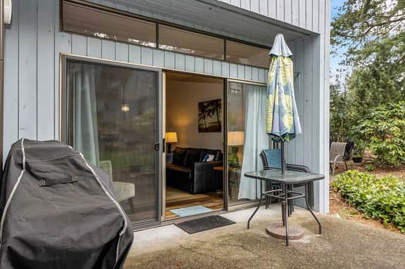 Ground Floor 2 bed Condo at Jacob's Landing - Image 5