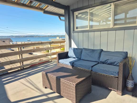 Studio with covered deck and Birch Bay View - Image 3